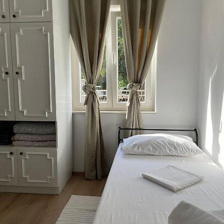 Holiday House Fila Туран Екстериор снимка