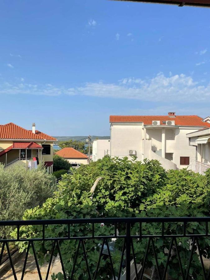 Holiday House Fila Туран Екстериор снимка
