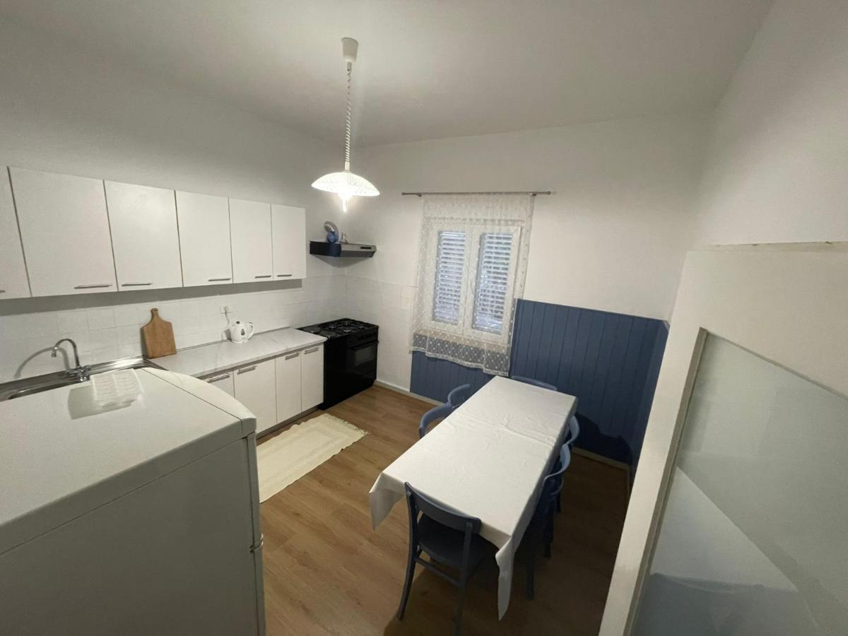 Holiday House Fila Туран Екстериор снимка