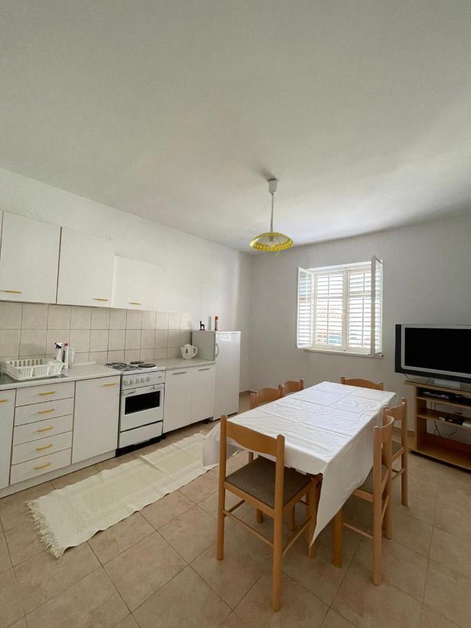 Holiday House Fila Туран Екстериор снимка