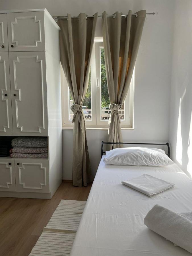 Holiday House Fila Туран Екстериор снимка