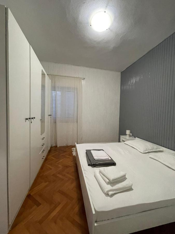 Holiday House Fila Туран Екстериор снимка