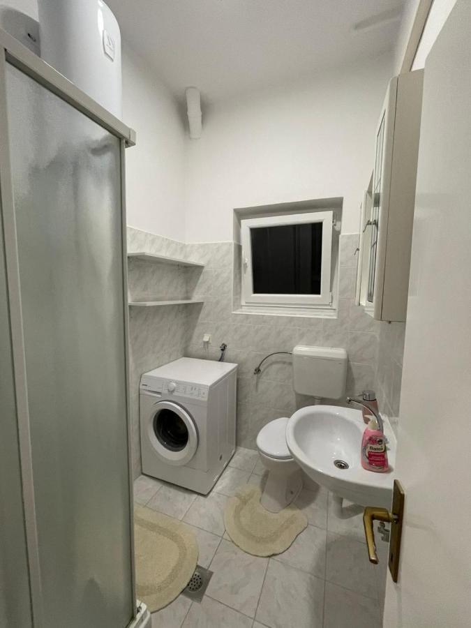 Holiday House Fila Туран Екстериор снимка