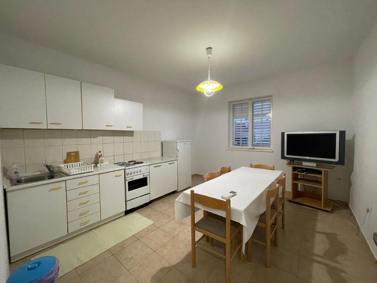Holiday House Fila Туран Екстериор снимка